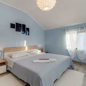 Leon & Rent A Quad Apartman